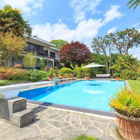 Sleeps 8 Pool Wifi Villa